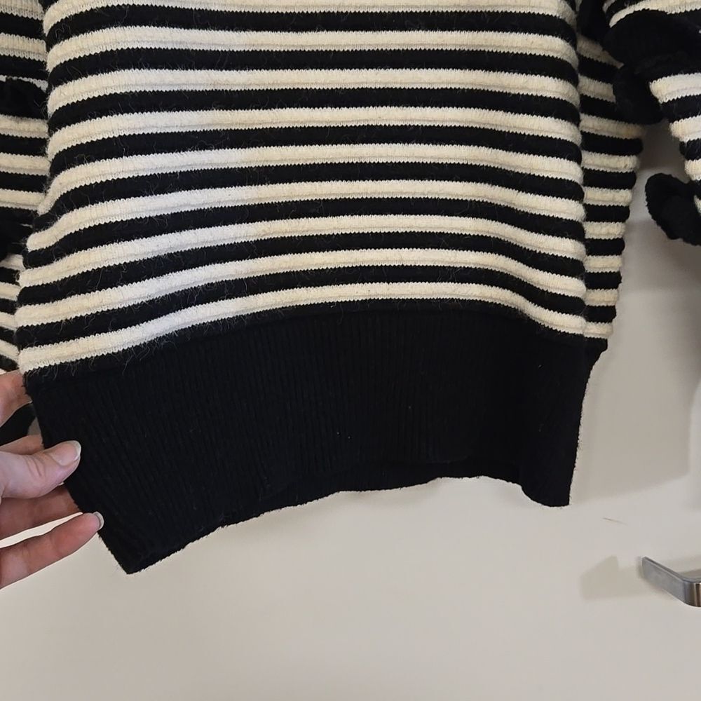 English Factory Sweater - Picture 11 of 13